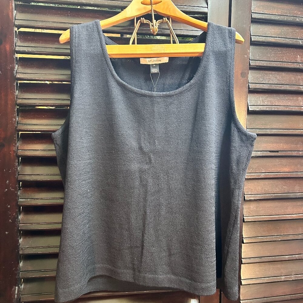 NWT St. John Black Tank
B1-06